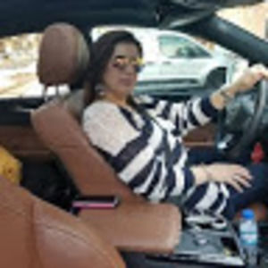 Meet your Posher, Dina